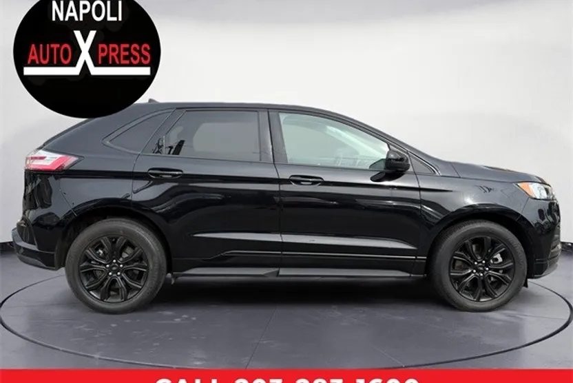 2022 Ford Edge SE photo 1