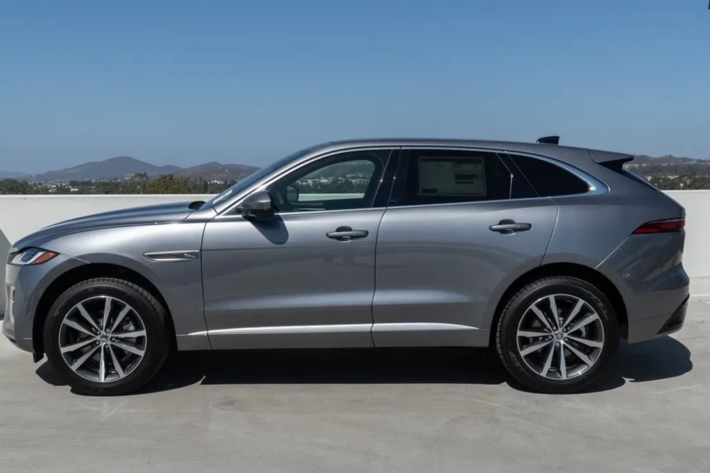 2025 Jaguar F-PACE P250 R-Dynamic S photo 1