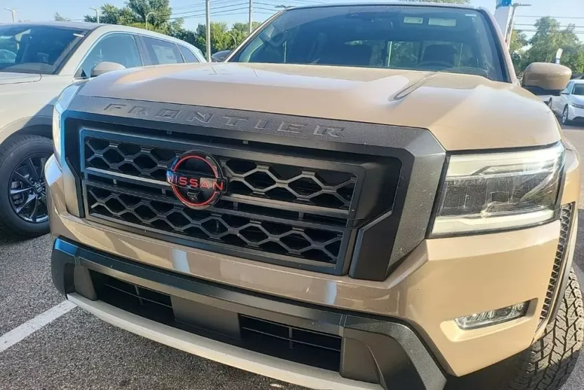 2023 Nissan Frontier PRO-4X photo 1