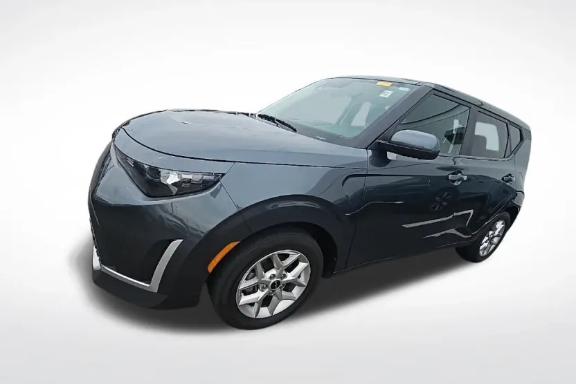 2023 Kia Soul LX photo 1