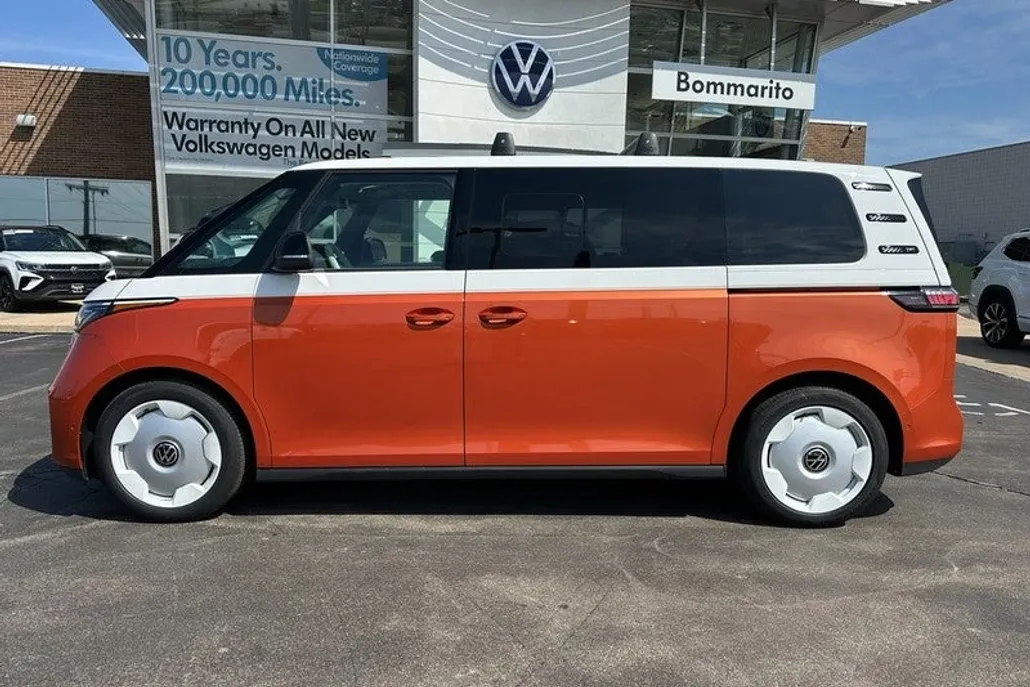 2025 Volkswagen ID. Buzz photo 1