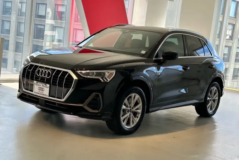 2025 Audi Q3 S line Premium Plus 45 TFSI photo 1