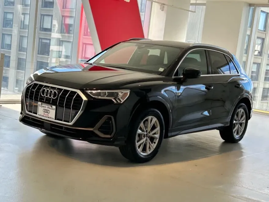 2025 Audi Q3 S line Premium Plus 45 TFSI photo 1