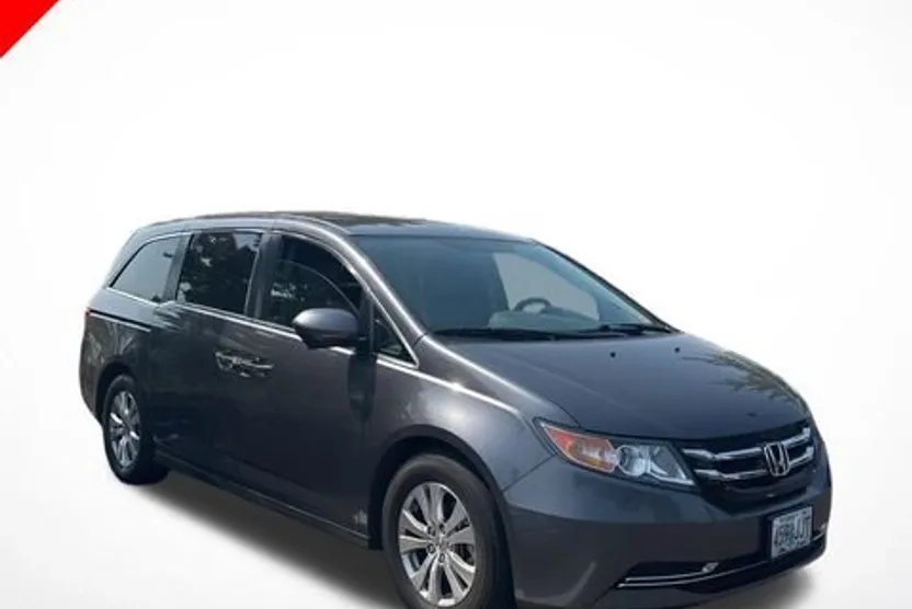 2016 Honda Odyssey SE photo 1