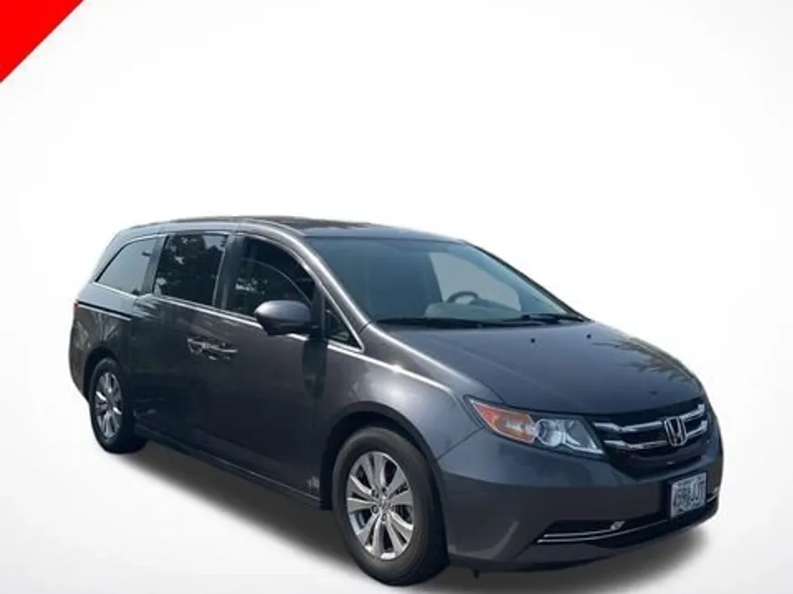 2016 Honda Odyssey SE photo 1