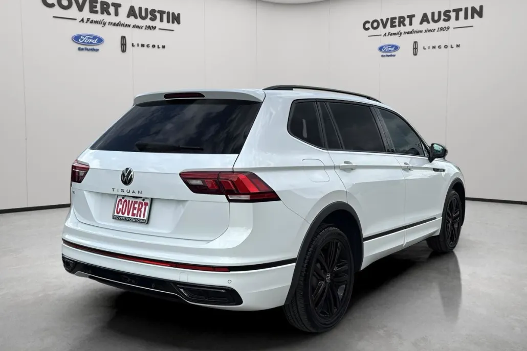 2022 Volkswagen Tiguan SE R-Line Black photo 1