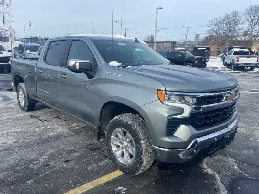 2025 Chevrolet Silverado 1500 LT photo 1