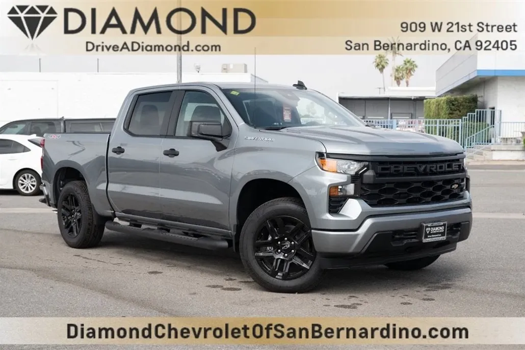 2025 Chevrolet Silverado 1500 Custom photo 1