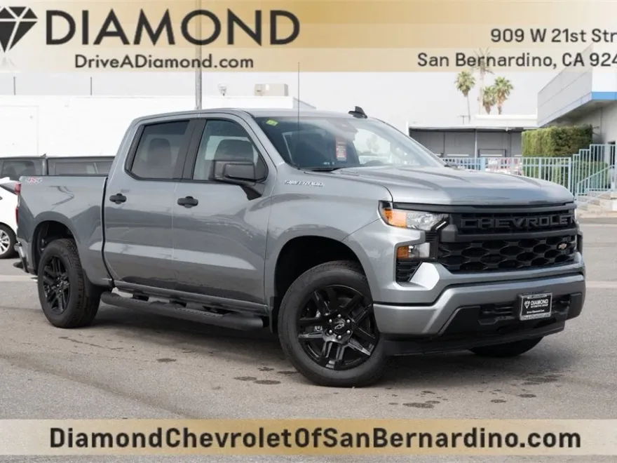 2025 Chevrolet Silverado 1500 Custom photo 1