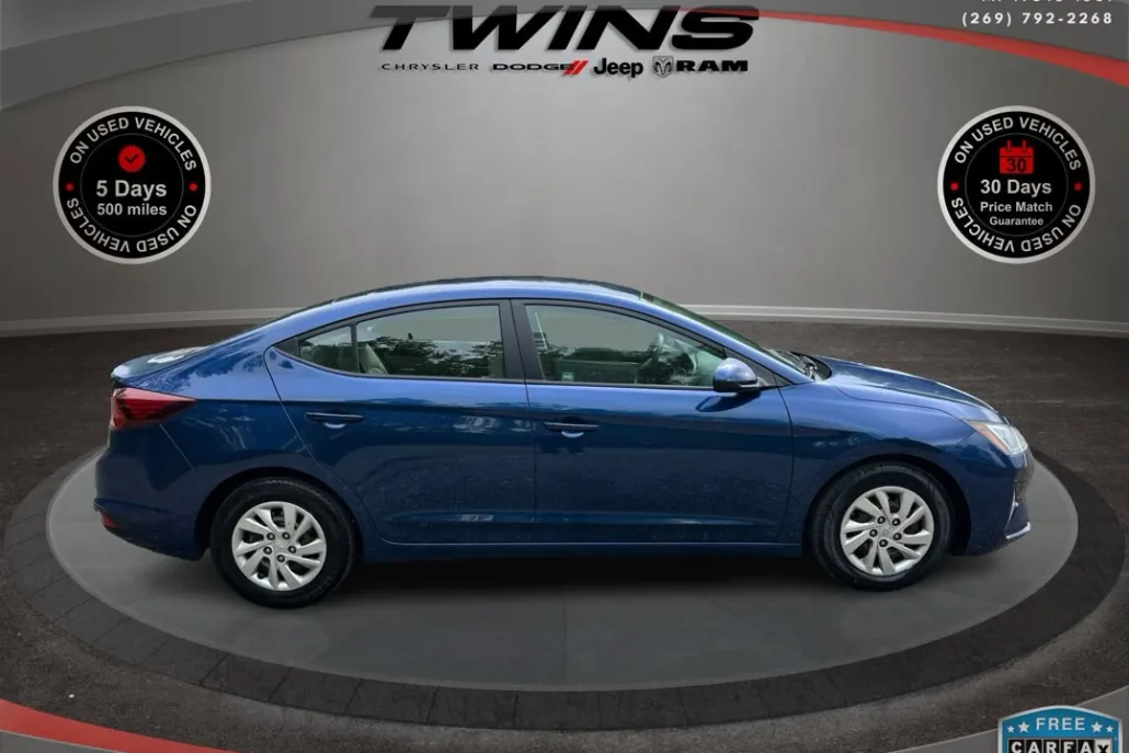 2019 Hyundai Elantra SE photo 1