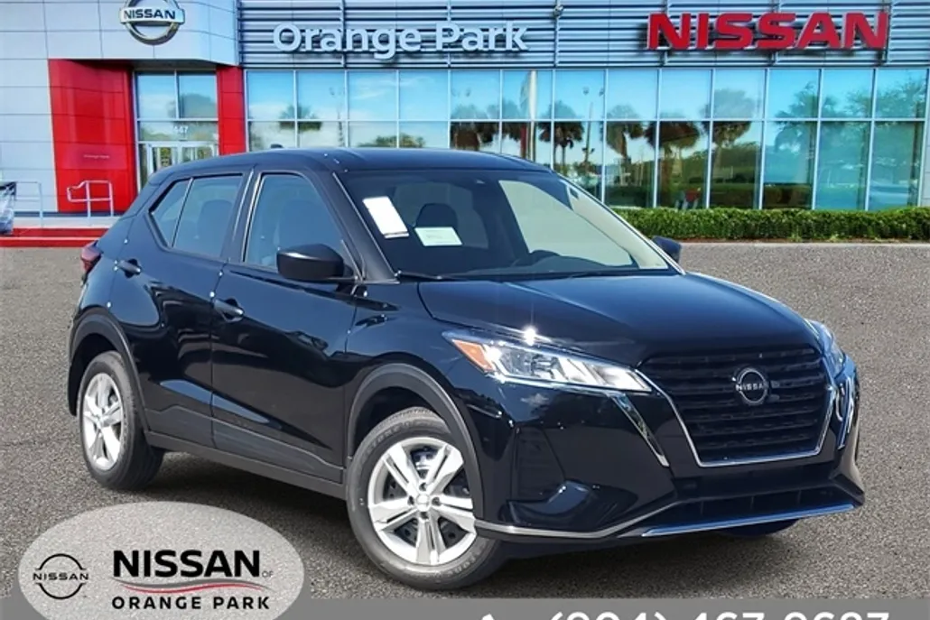 2025 Nissan Kicks Play S photo 1