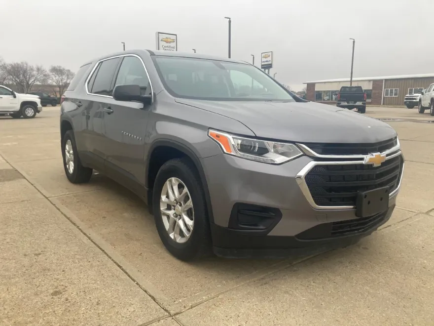 2020 Chevrolet Traverse 1LS photo 1