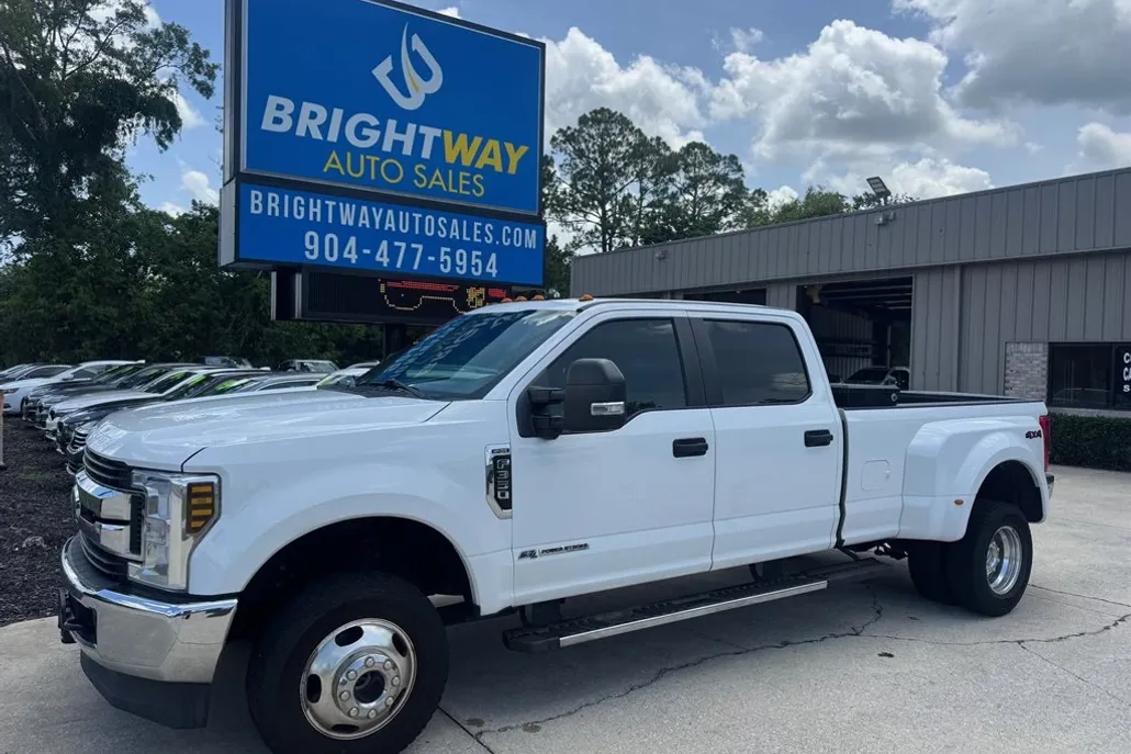 2019 Ford F-350 photo 1