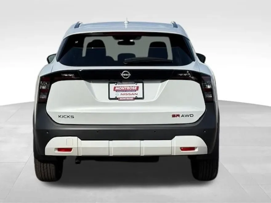 2025 Nissan Kicks SR photo 1