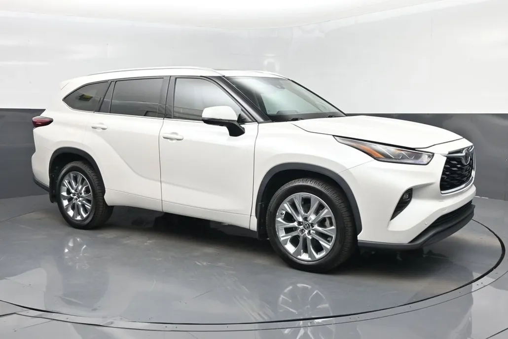 2021 Toyota Highlander Limited photo 1