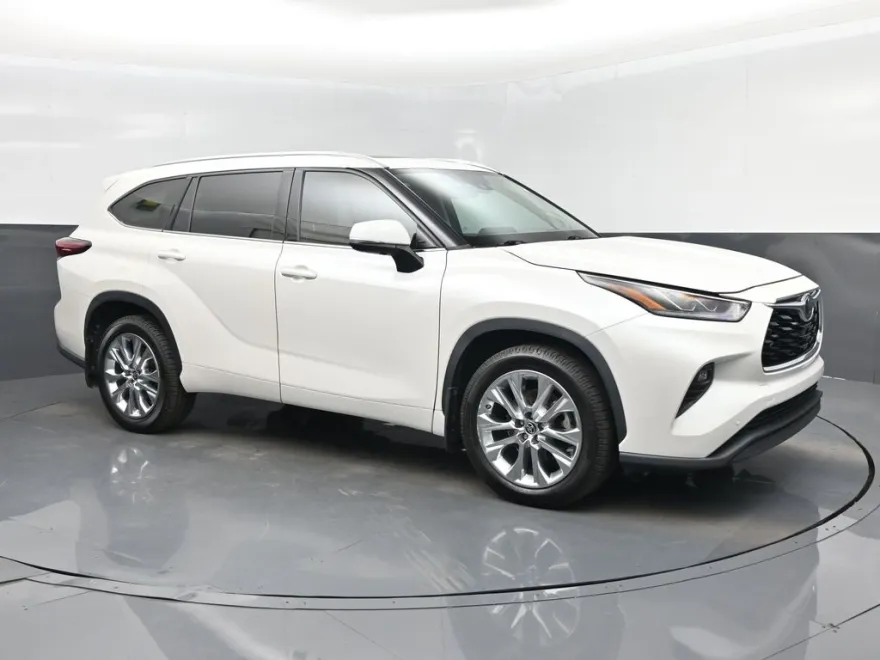 2021 Toyota Highlander Limited photo 1