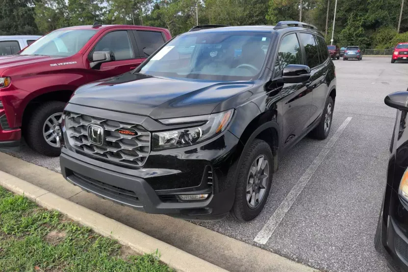 2023 Honda Passport TrailSport photo 1