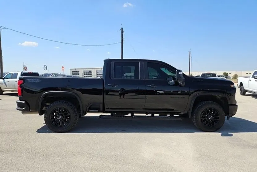 2025 Chevrolet Silverado 2500HD LT photo 1