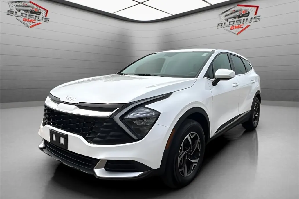 2023 Kia Sportage LX photo 1