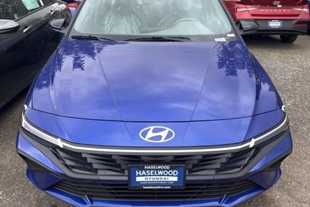 2025 Hyundai Elantra Hybrid SEL Sport photo 1