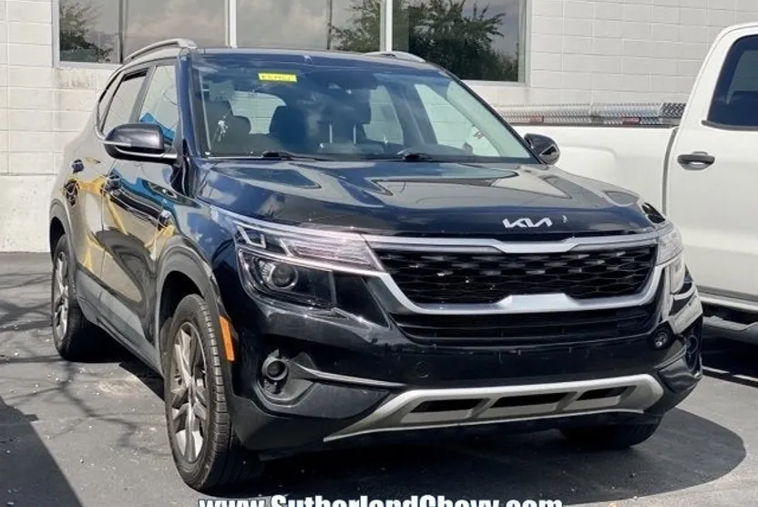 2023 Kia Seltos S photo 1