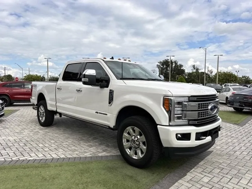 2019 Ford F-250 Platinum photo 1