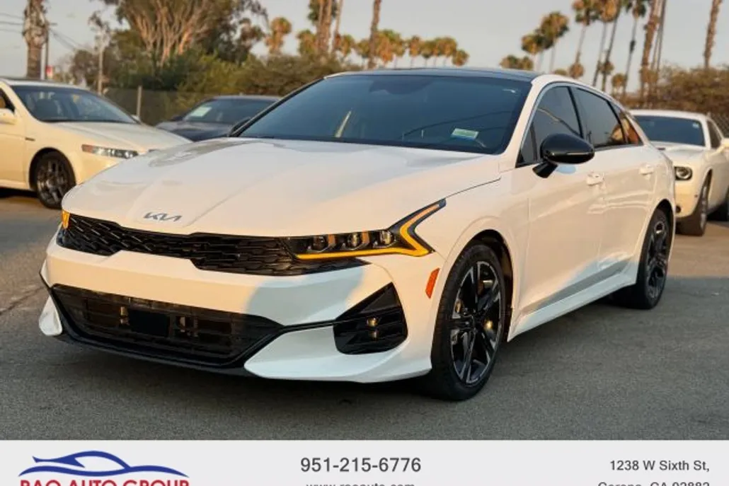 2022 Kia K5 GT-Line photo 1