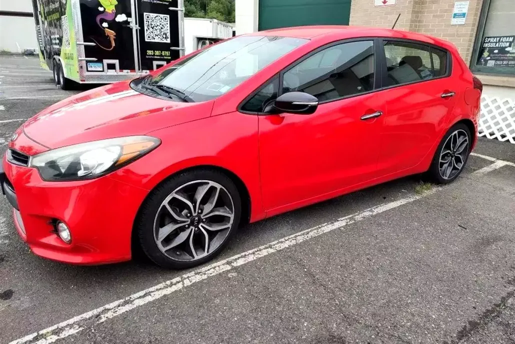 2015 Kia Forte 5-Door SX photo 1