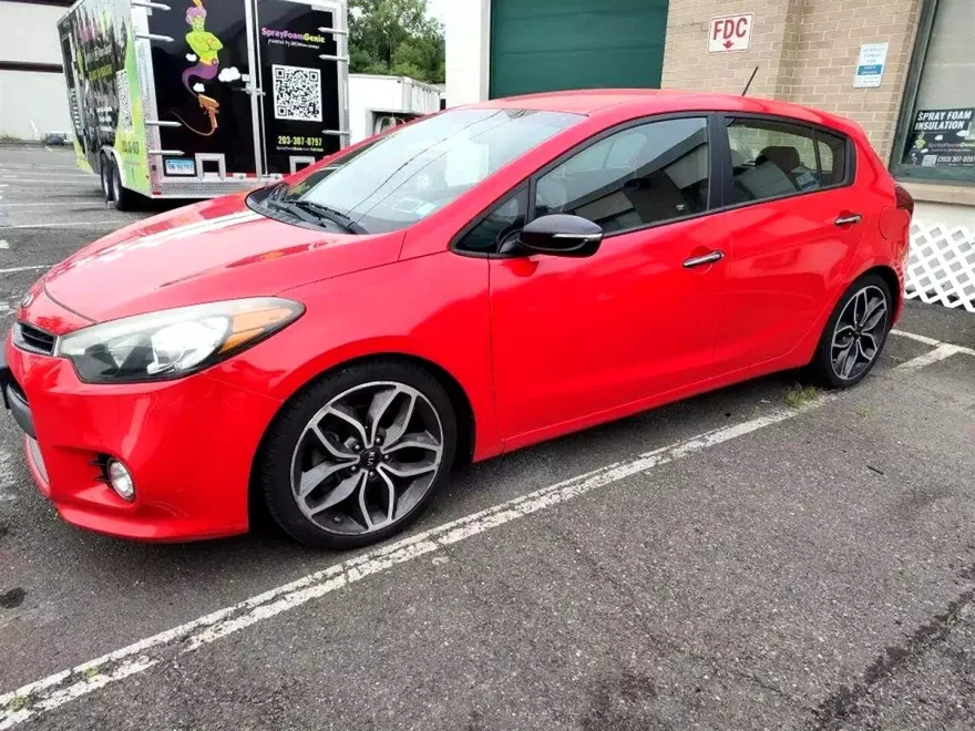 2015 Kia Forte 5-Door SX photo 1