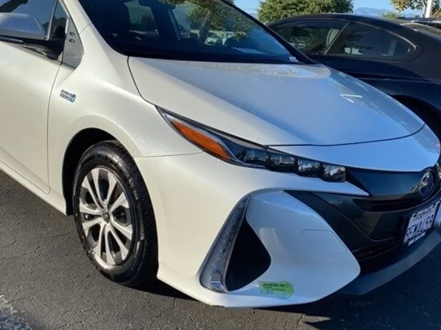 2022 Toyota Prius Prime XLE photo 1