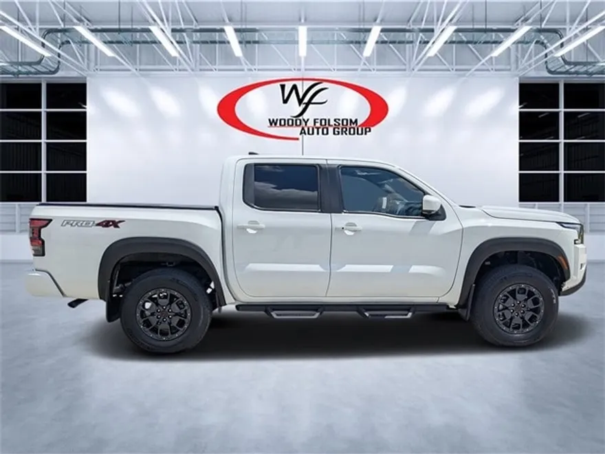 2024 Nissan Frontier Crew Cab PRO-4X photo 1
