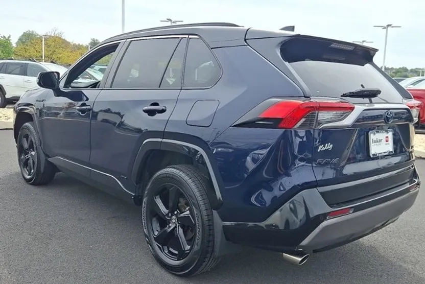 2021 Toyota RAV4 Hybrid XSE photo 1