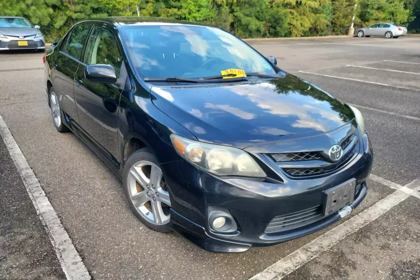 2013 Toyota Corolla S photo 1