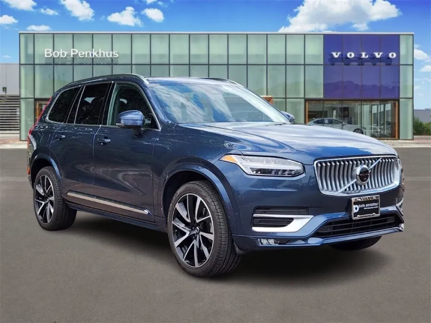 2023 Volvo XC90 B5 Plus photo 1