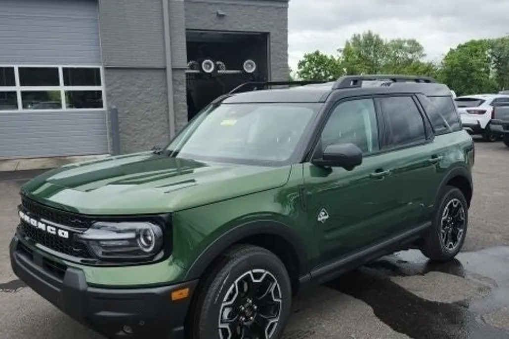 2025 Ford Bronco Sport Outer Banks photo 1