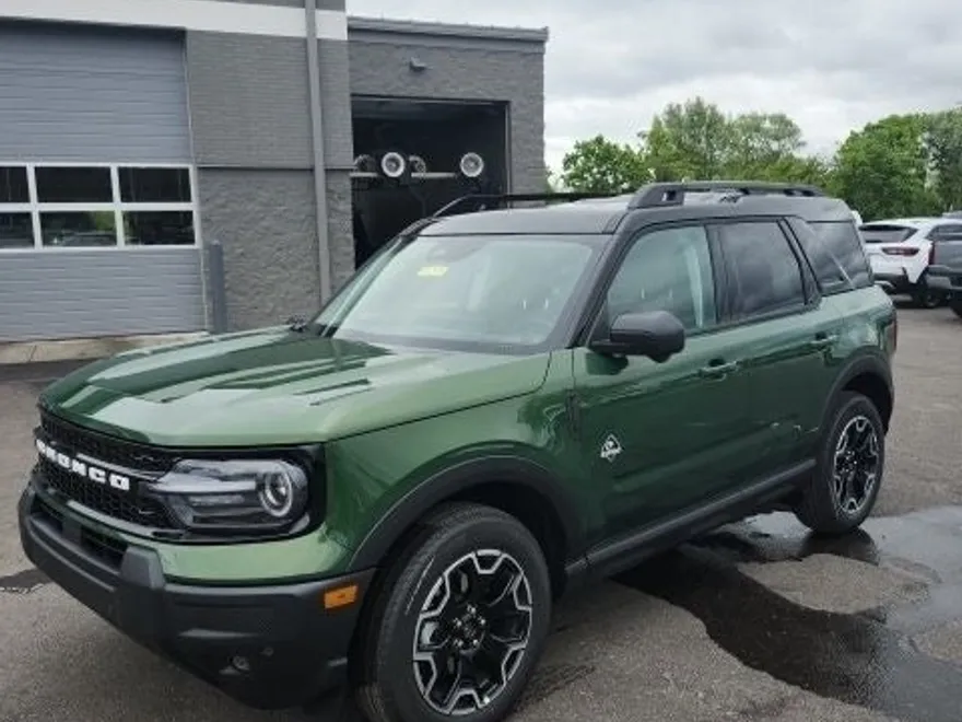 2025 Ford Bronco Sport Outer Banks photo 1
