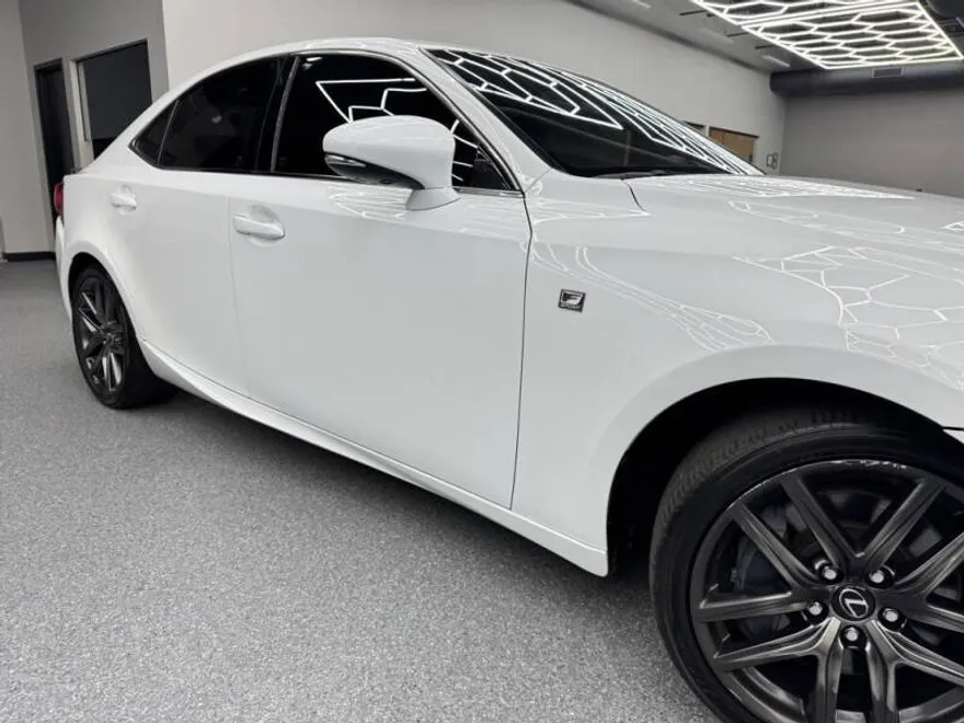 2016 Lexus IS 300 photo 1