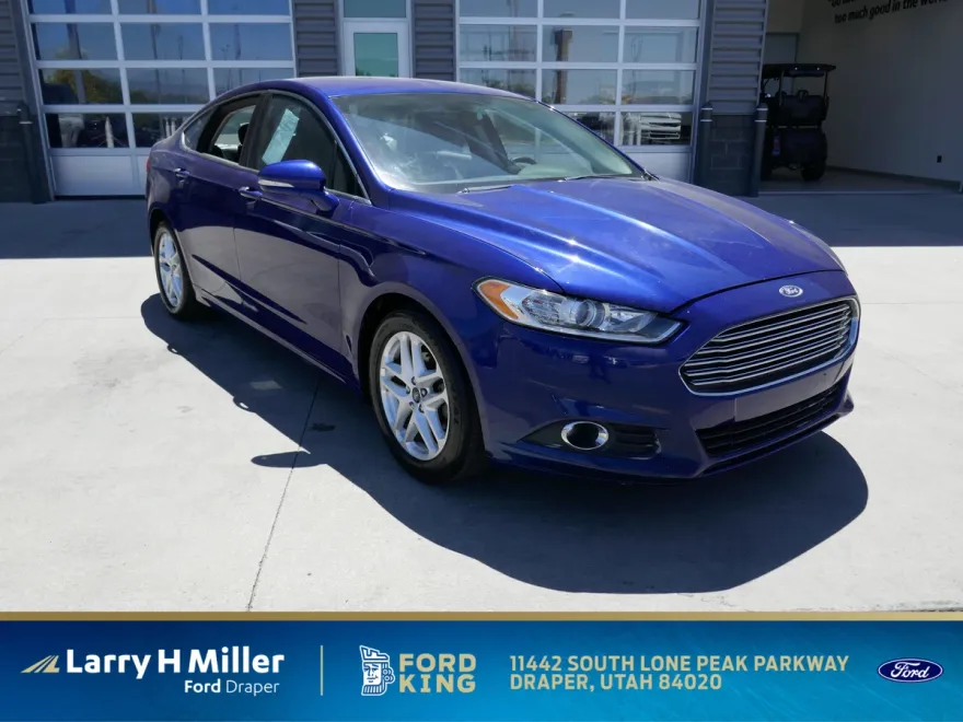 2016 Ford Fusion SE photo 1