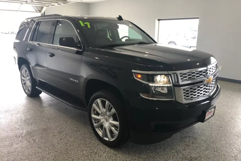 2017 Chevrolet Tahoe LT photo 1