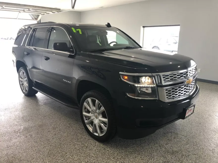 2017 Chevrolet Tahoe LT photo 1