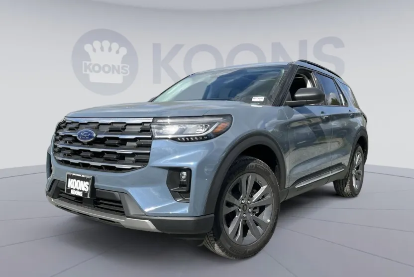 2025 Ford Explorer photo 1