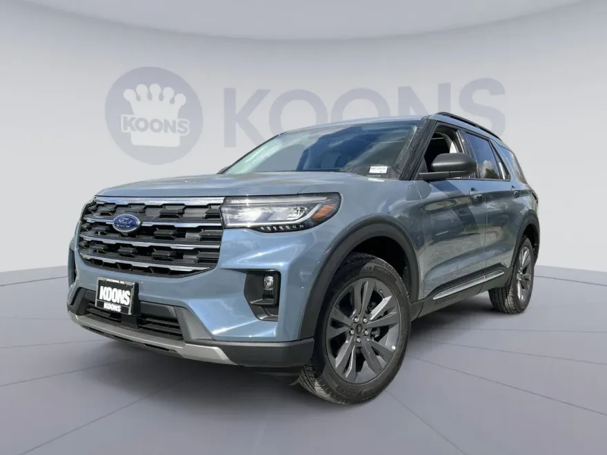 2025 Ford Explorer photo 1