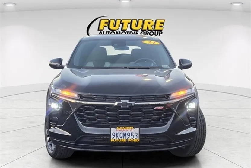 2024 Chevrolet Trax photo 1