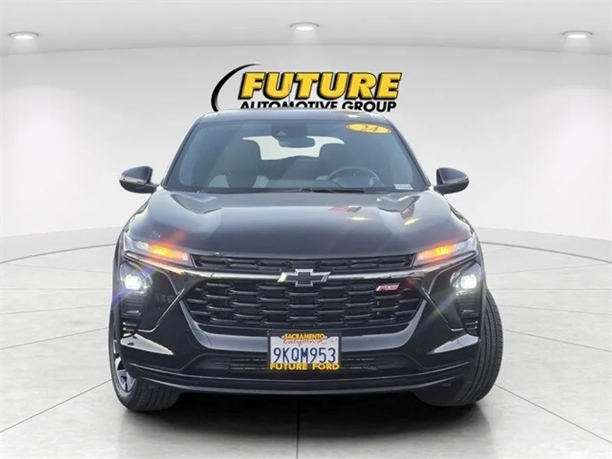 2024 Chevrolet Trax photo 1
