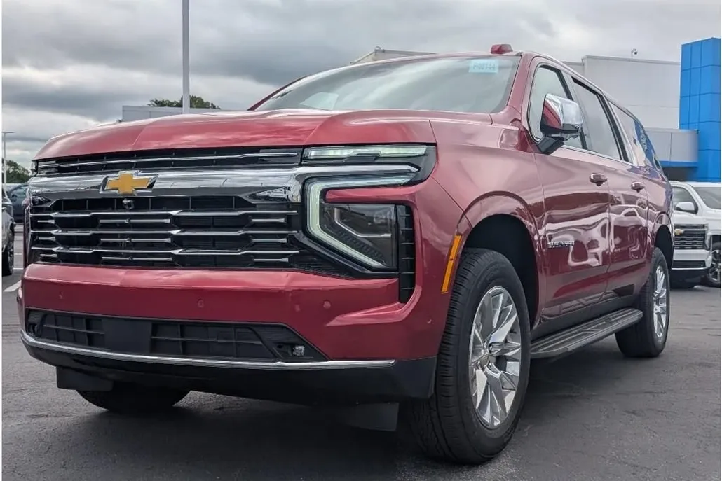 2025 Chevrolet Suburban Premier photo 1