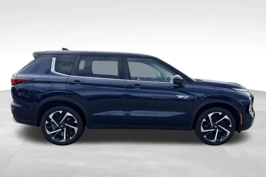 2023 Mitsubishi Outlander PHEV SE photo 1