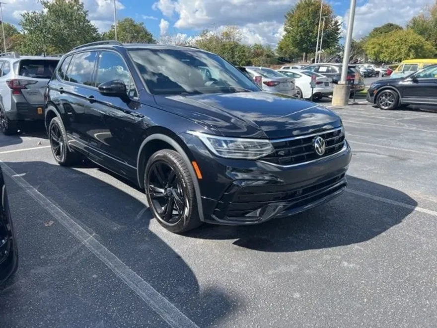 2024 Volkswagen Tiguan SE R-Line Black photo 1
