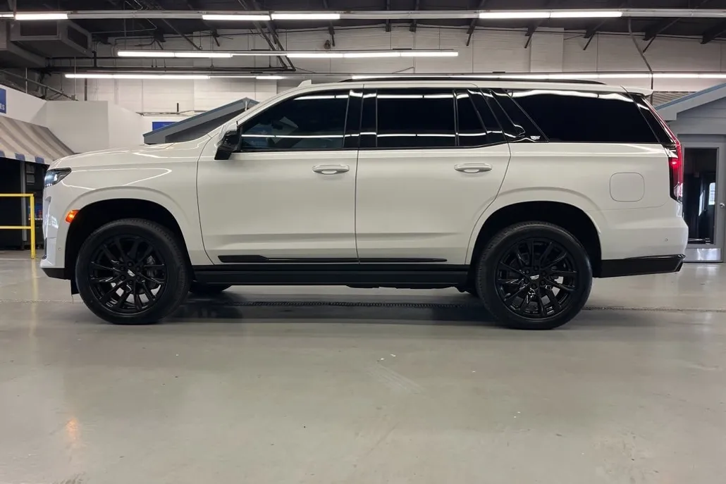 2023 Cadillac Escalade Sport Platinum photo 1