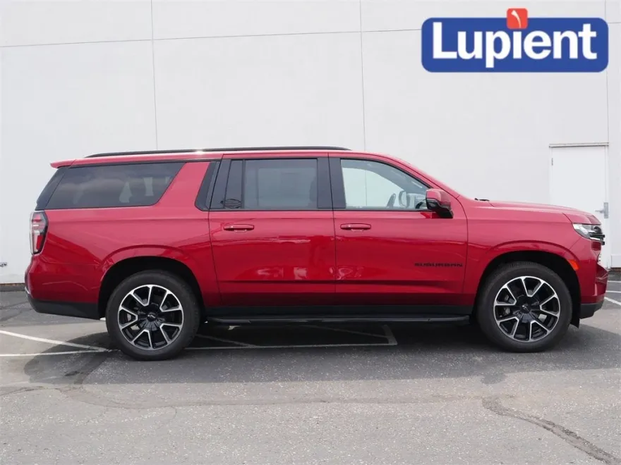 2021 Chevrolet Suburban RST photo 1