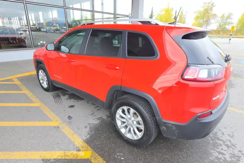 2021 Jeep Cherokee Latitude photo 1